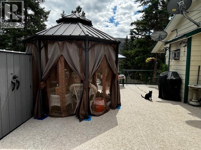 2297 Loon Lake Road, Loon Lake