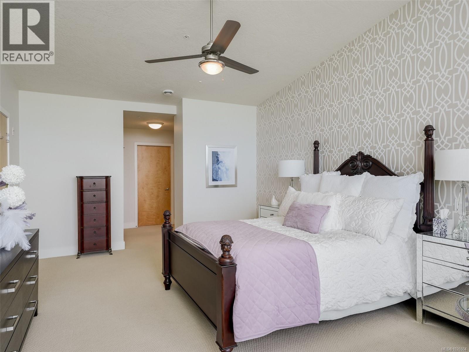 604 5332 Sayward Hill Cres, Saanich