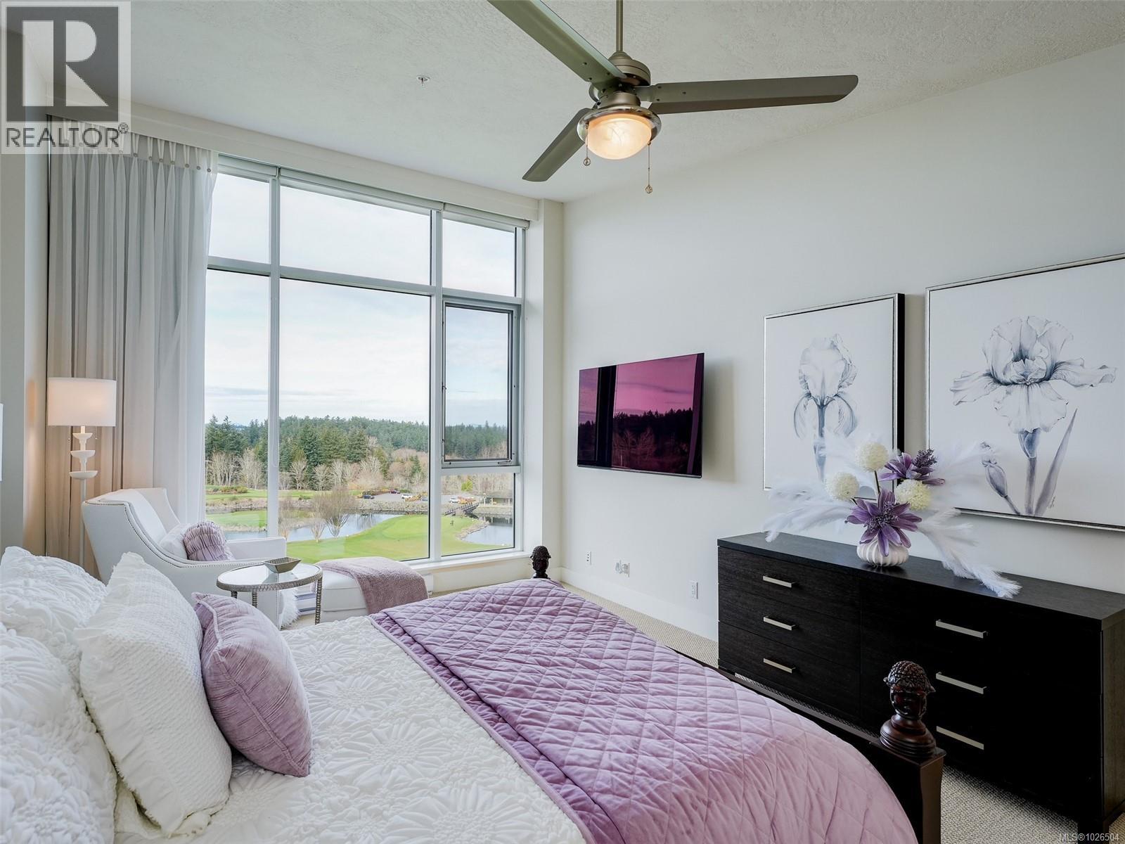 604 5332 Sayward Hill Cres, Saanich