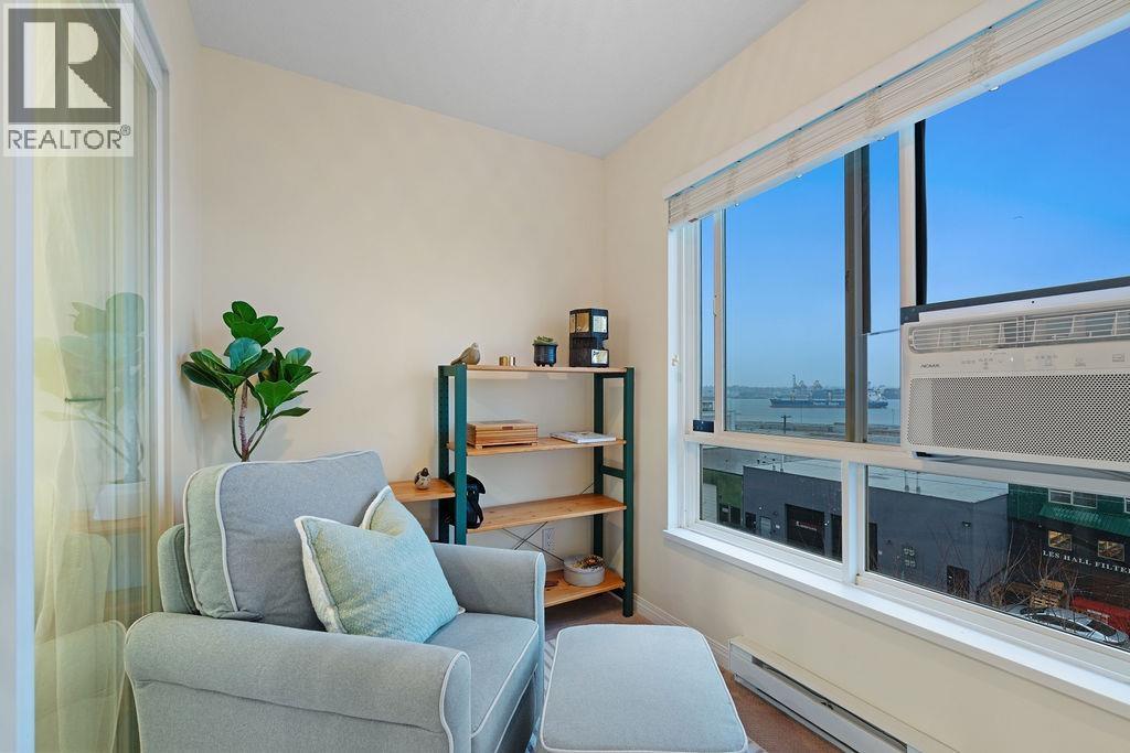 308 333 E 1ST STREET, North Vancouver