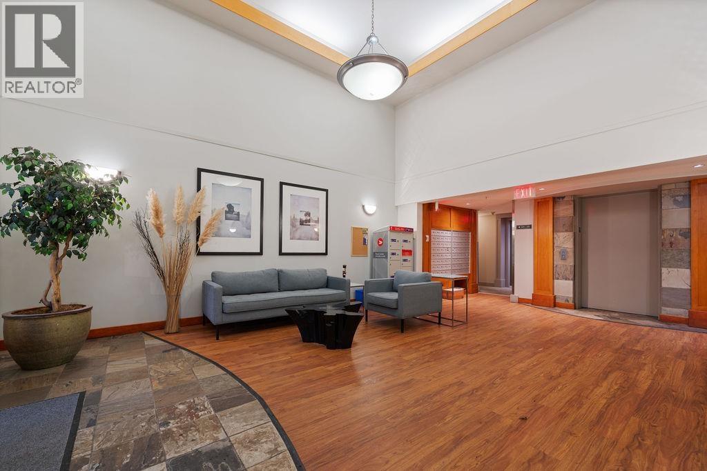 308 333 E 1ST STREET, North Vancouver