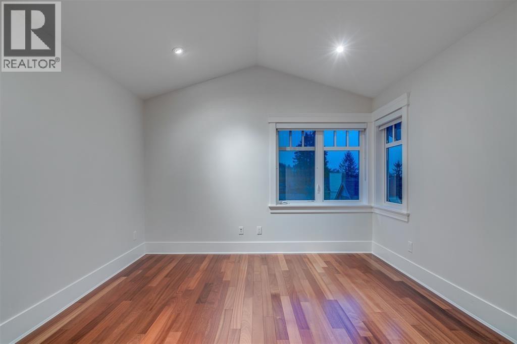 834 17TH STREET, West Vancouver