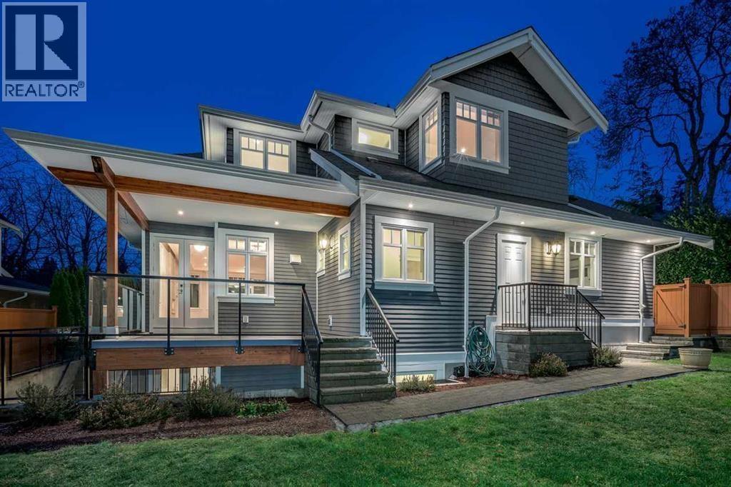 834 17TH STREET, West Vancouver