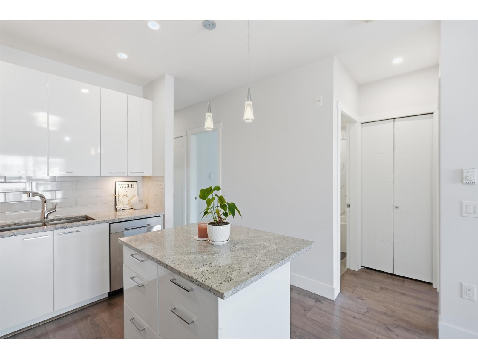 310 20175 53 AVENUE, Langley