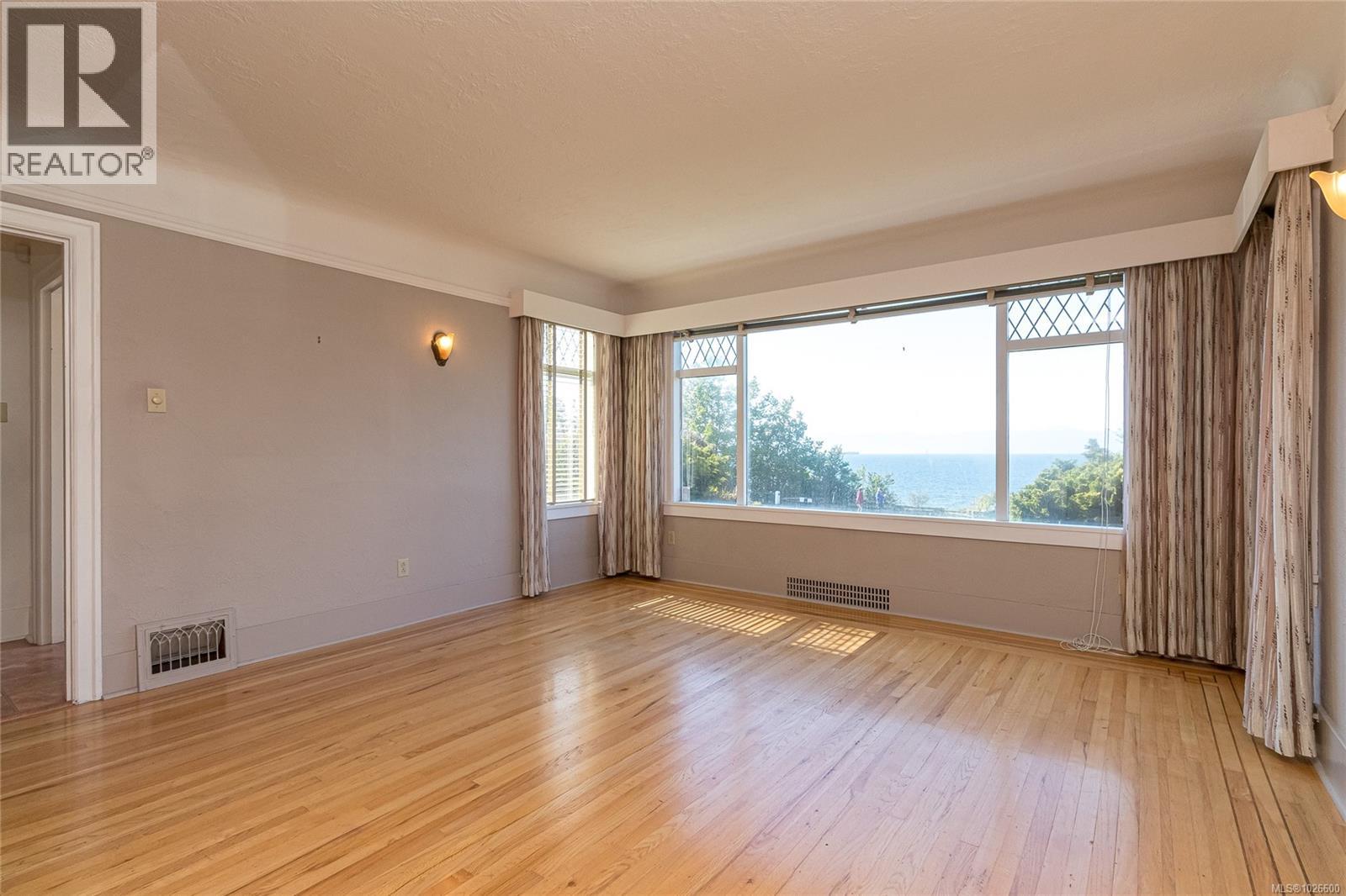 690 Dallas Rd, Victoria