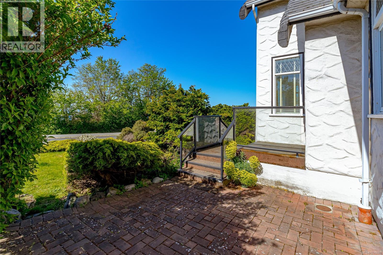 690 Dallas Rd, Victoria