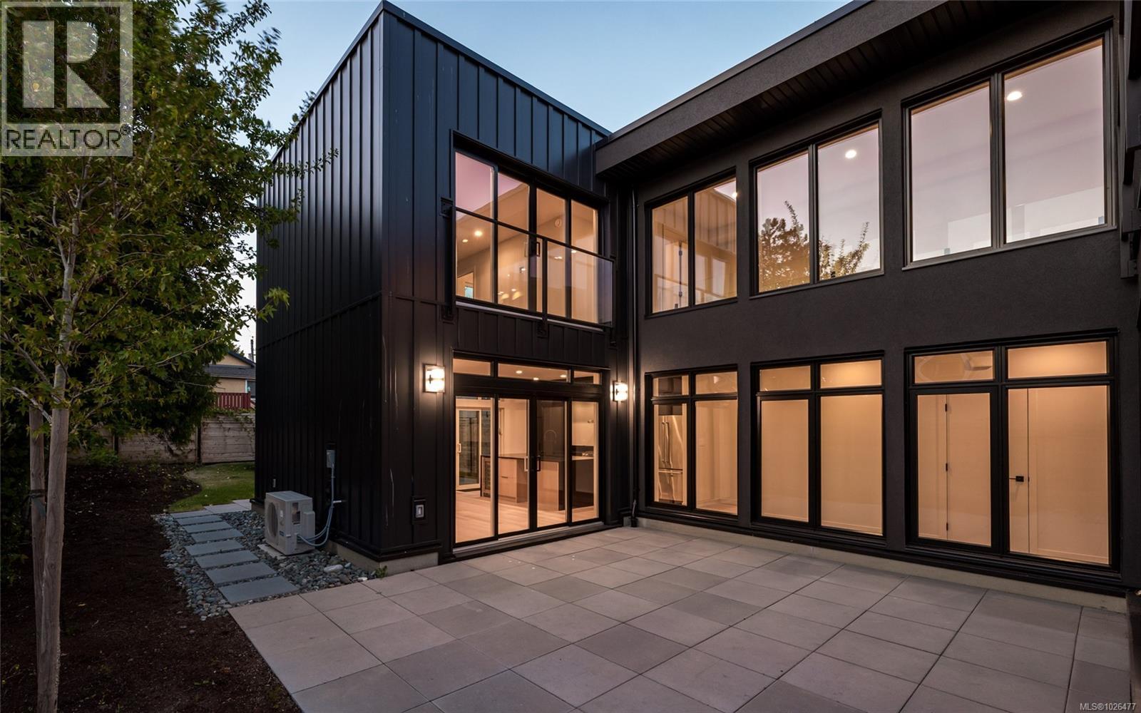  1968 Kings Road, Saanich