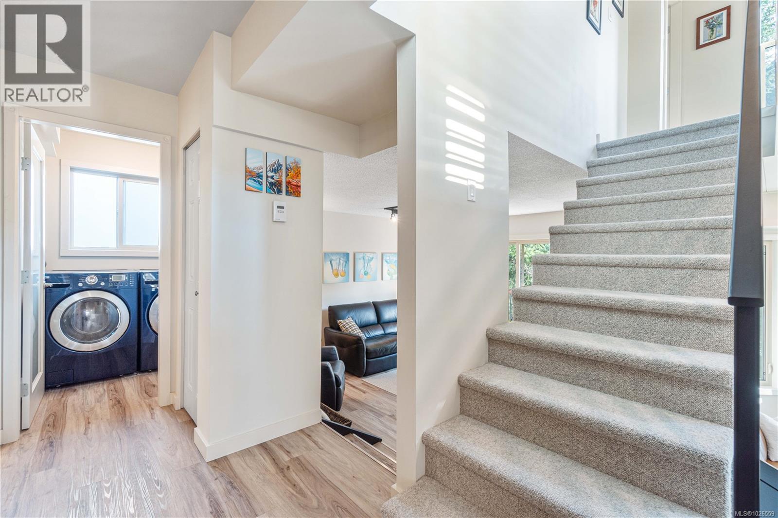 3132 Robin Hood Dr, Nanaimo