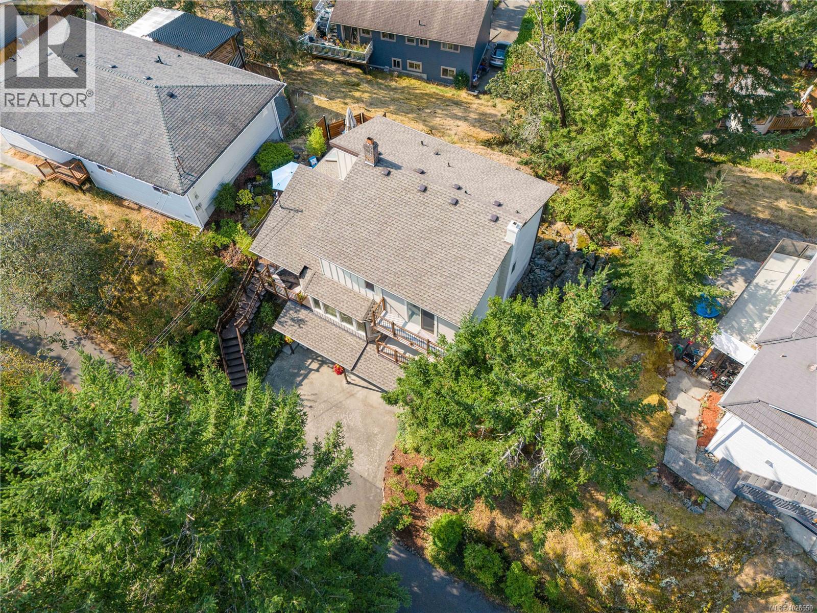 3132 Robin Hood Dr, Nanaimo