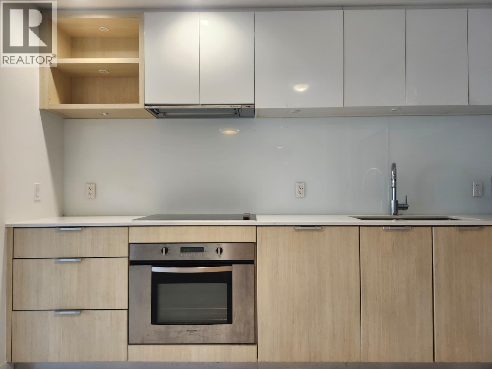 313 111 E 3RD STREET, North Vancouver