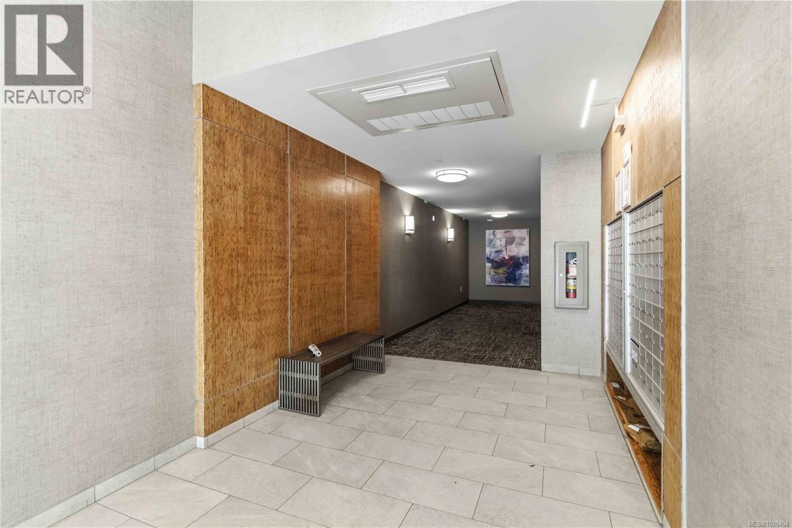 901 373 Tyee Road, Victoria