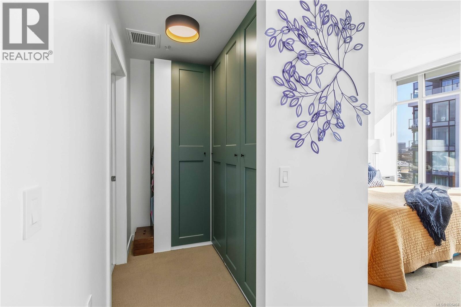 901 373 Tyee Road, Victoria