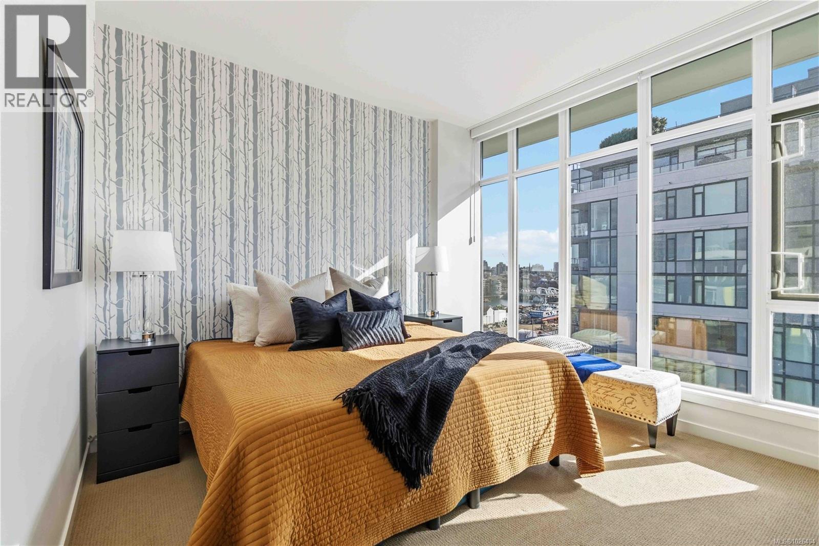 901 373 Tyee Road, Victoria