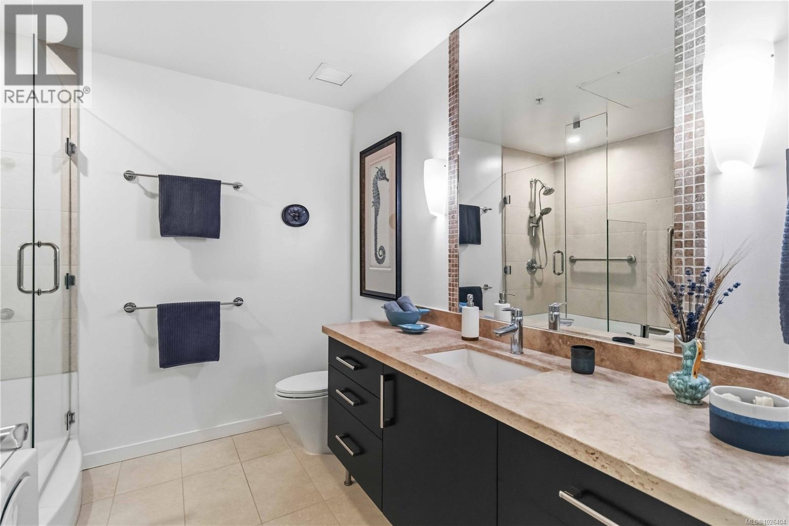 901 373 Tyee Road, Victoria