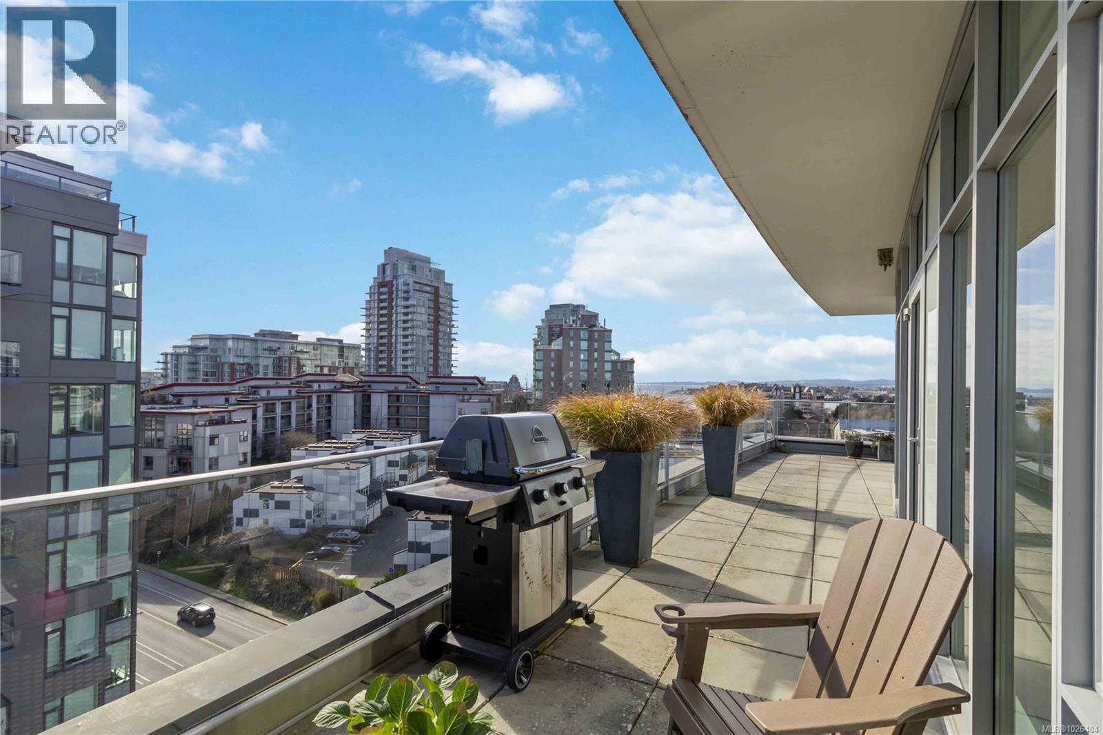 901 373 Tyee Road, Victoria