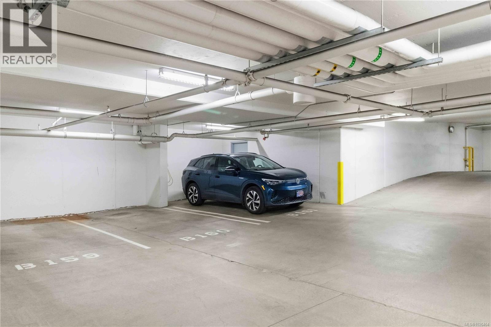 901 373 Tyee Road, Victoria