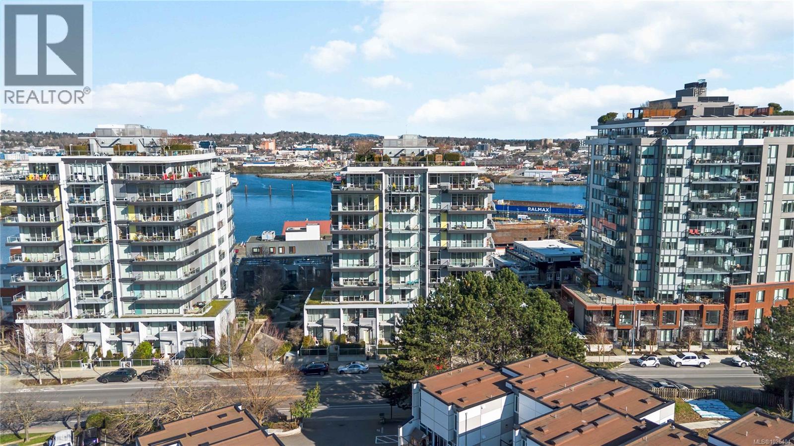 901 373 Tyee Road, Victoria