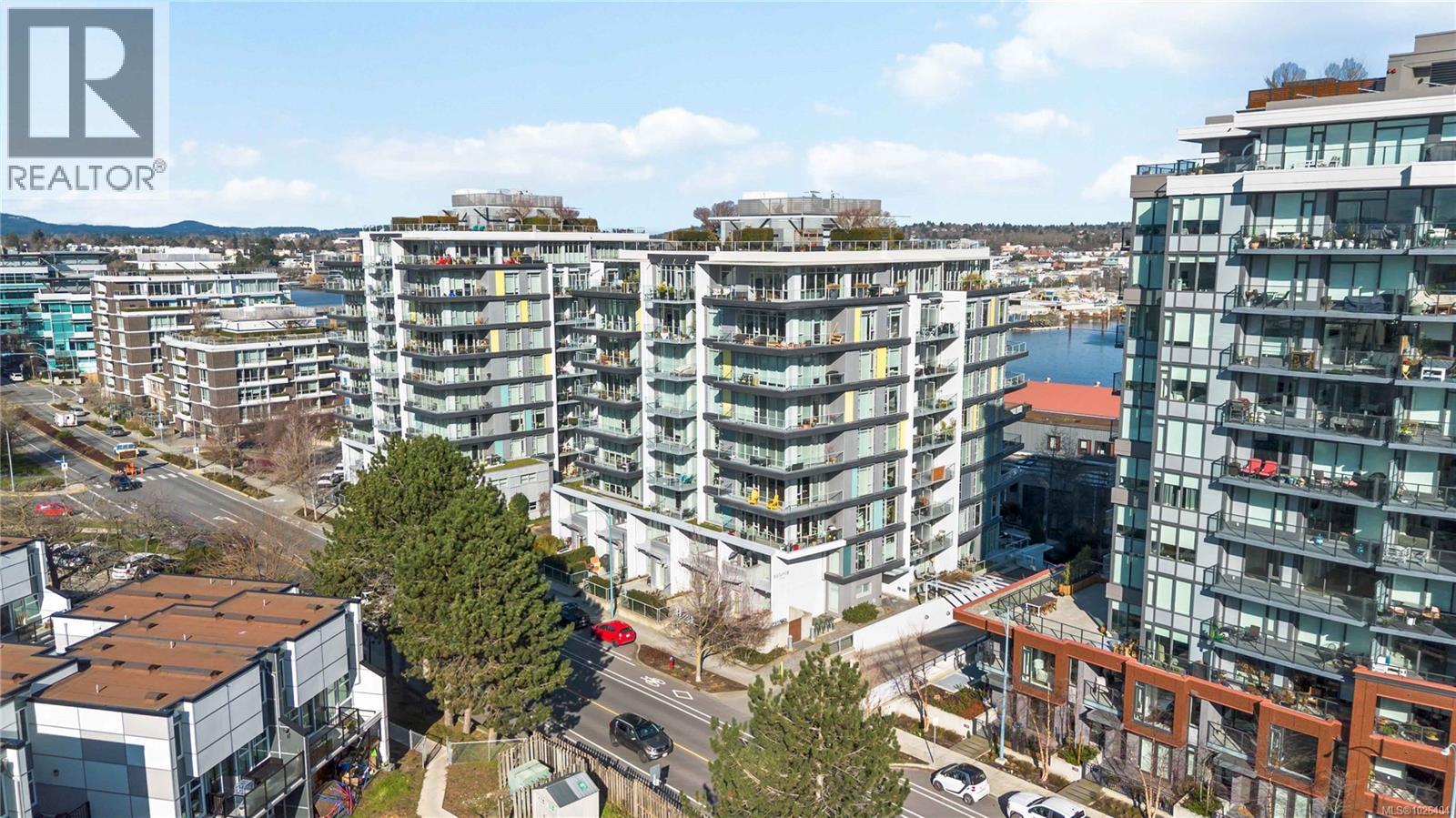 901 373 Tyee Road, Victoria