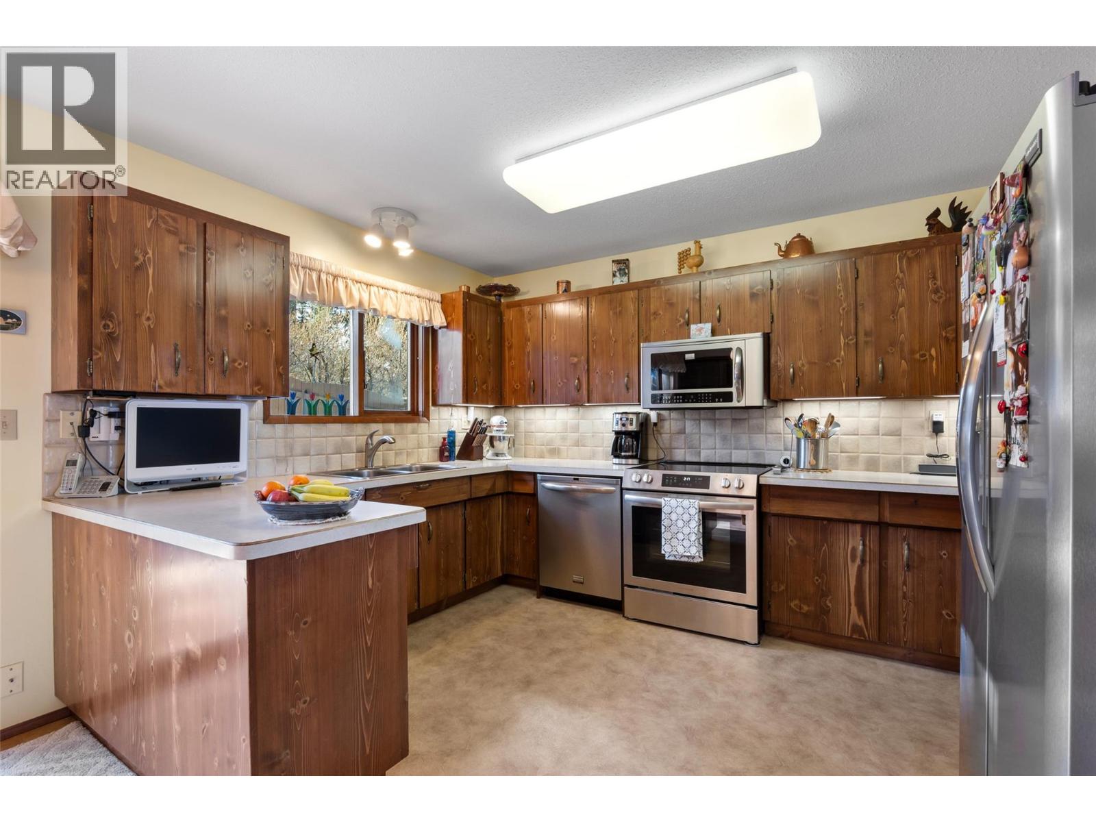 235 ROBSON Drive, Kamloops