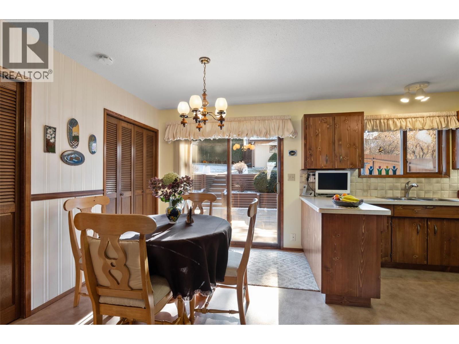 235 ROBSON Drive, Kamloops