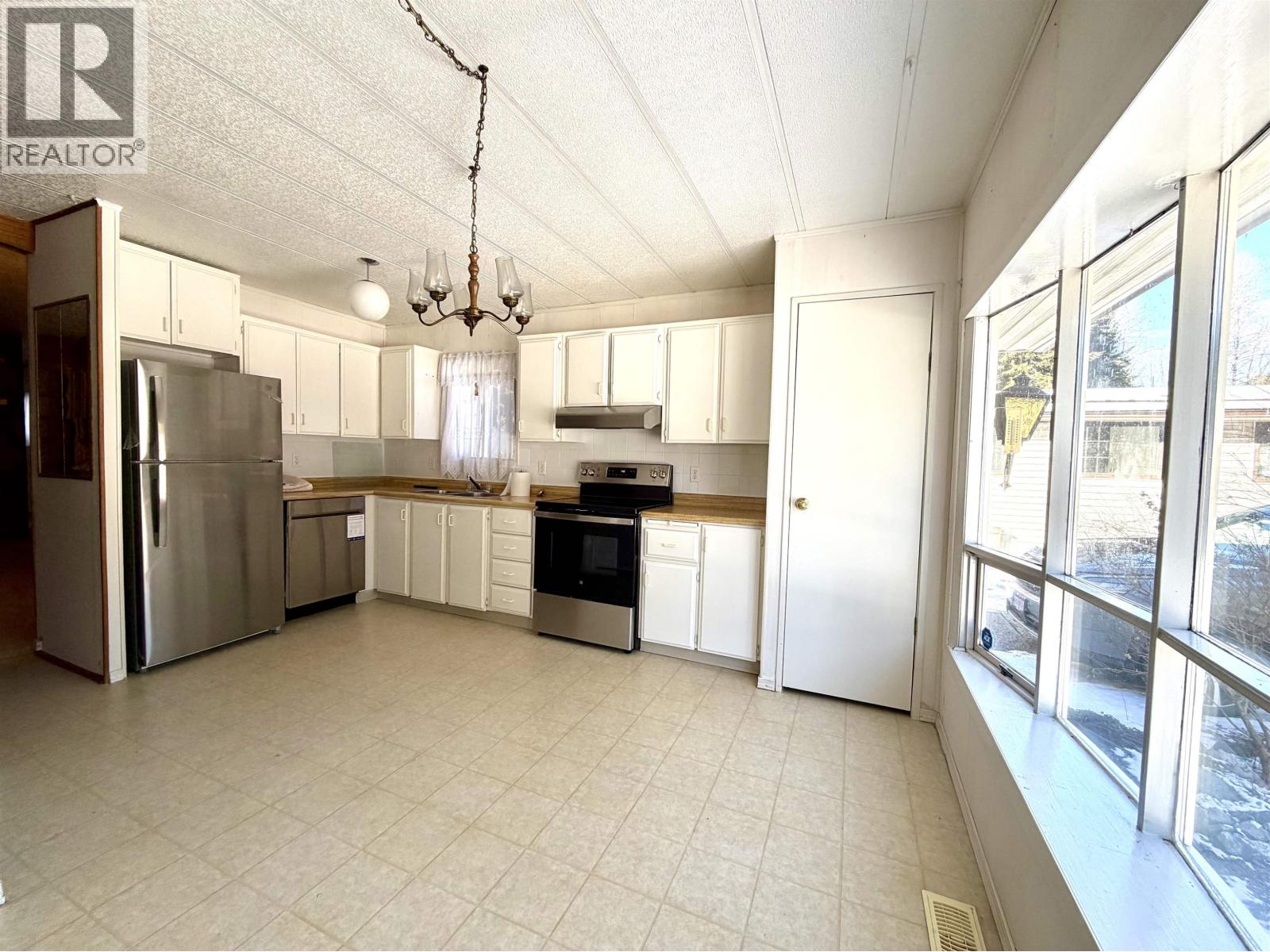 18 4619 QUEENSWAY DRIVE, Terrace