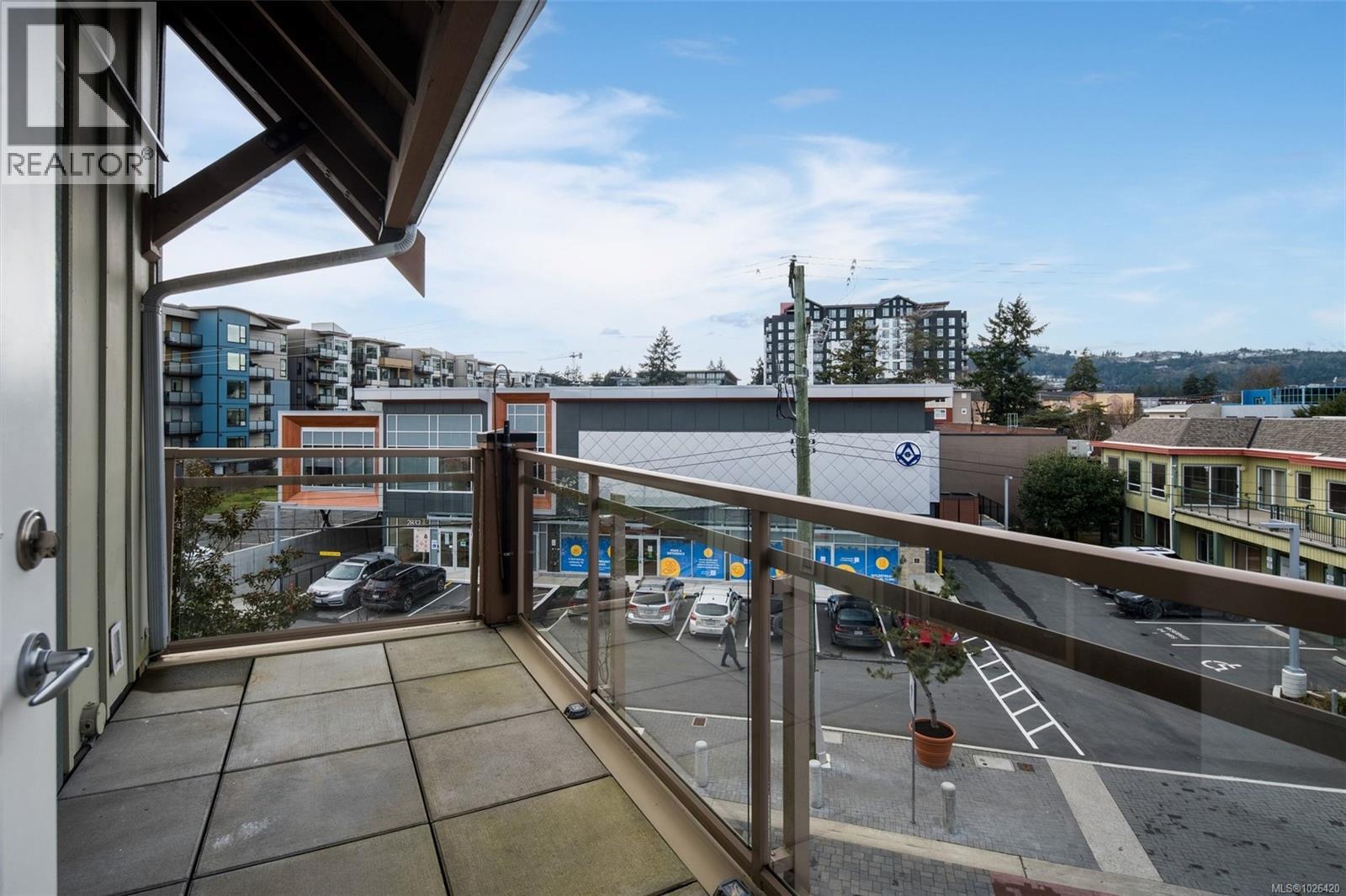 #308 751 Goldstream Ave - 21