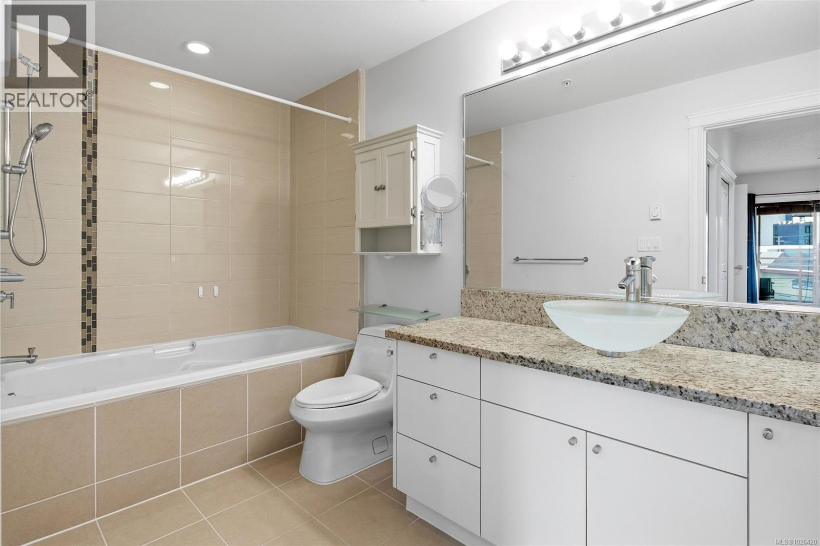 #308 751 Goldstream Ave - 16