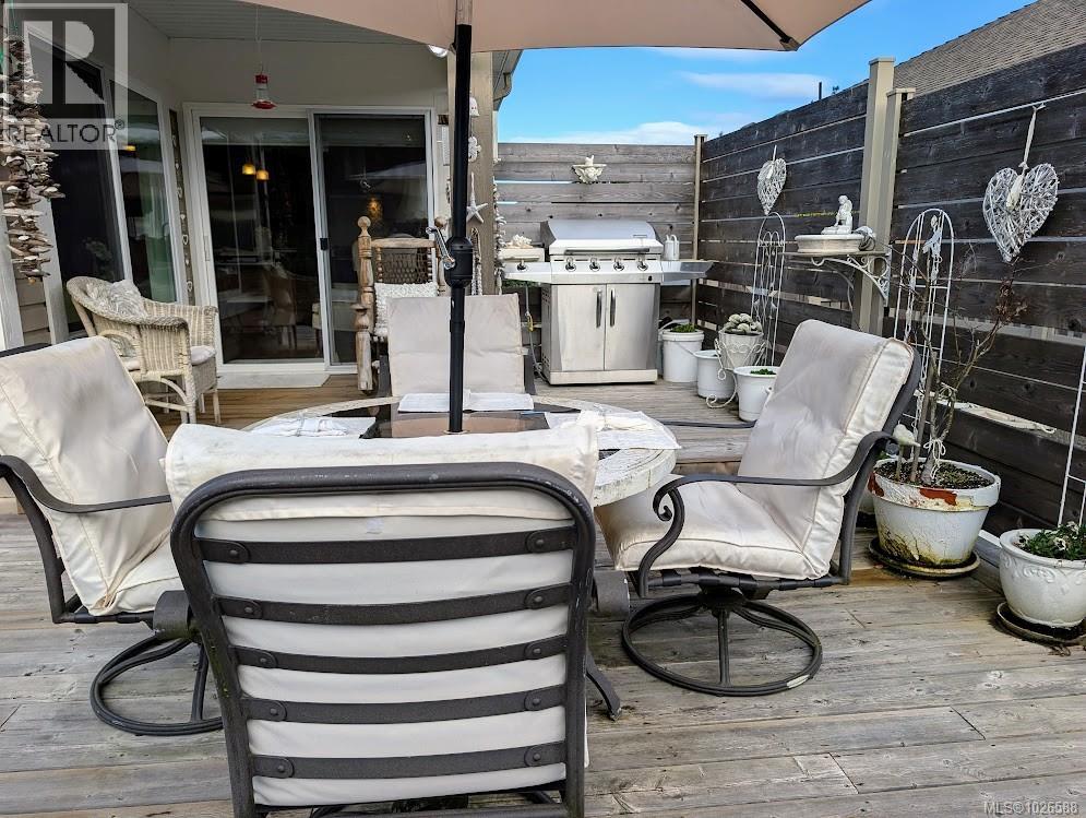 1307 Oceanside Dr, Qualicum Beach