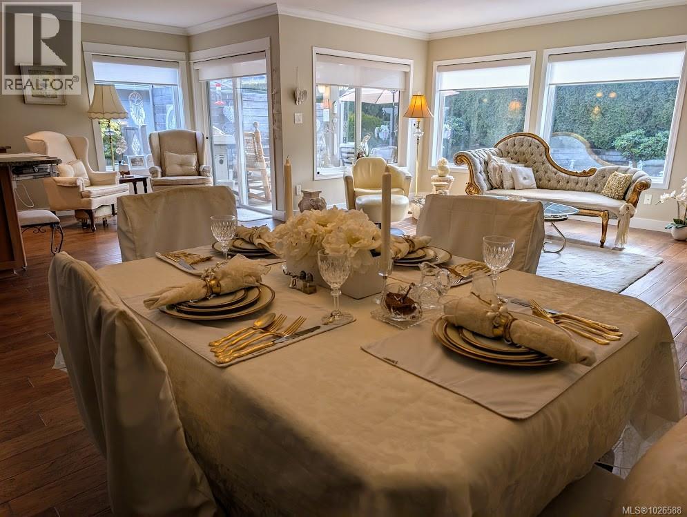 1307 Oceanside Dr, Qualicum Beach