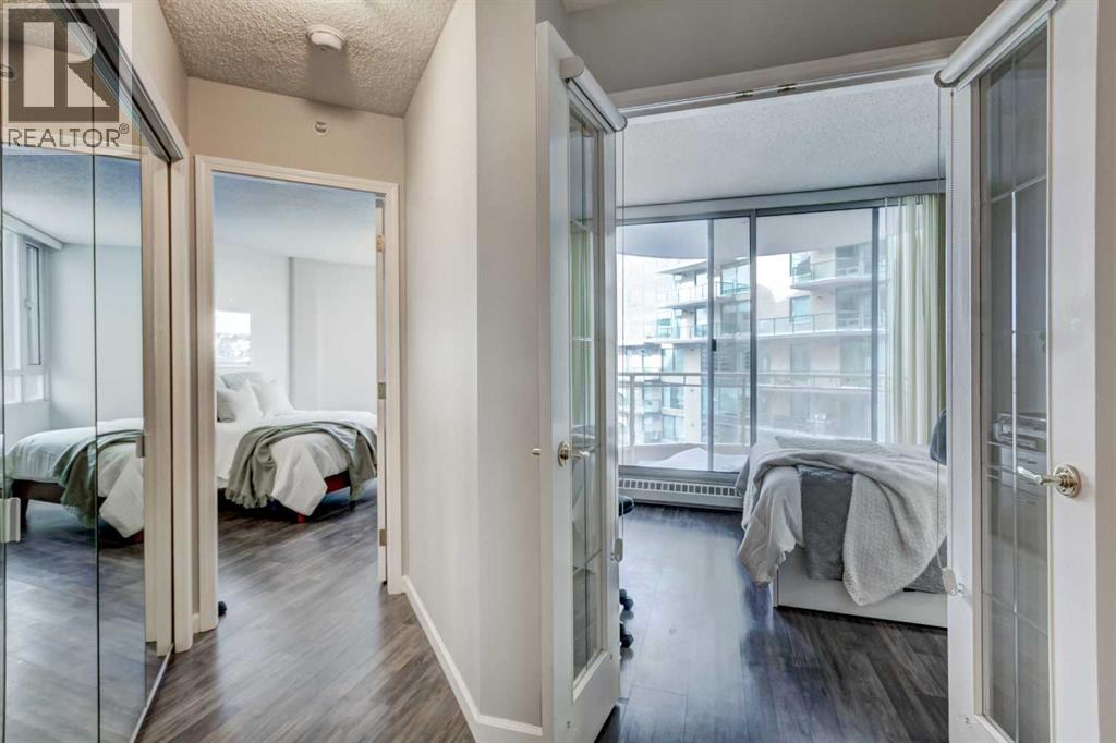 Single Family House for Sale in    Avenue SW Eau Claire Calgary 