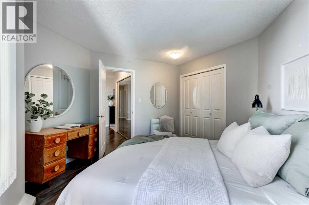 Single Family House for Sale in    Avenue SW Eau Claire Calgary 