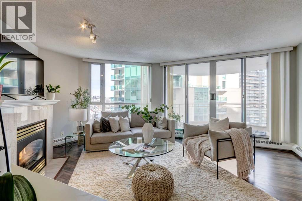 Single Family House for Sale in    Avenue SW Eau Claire Calgary 