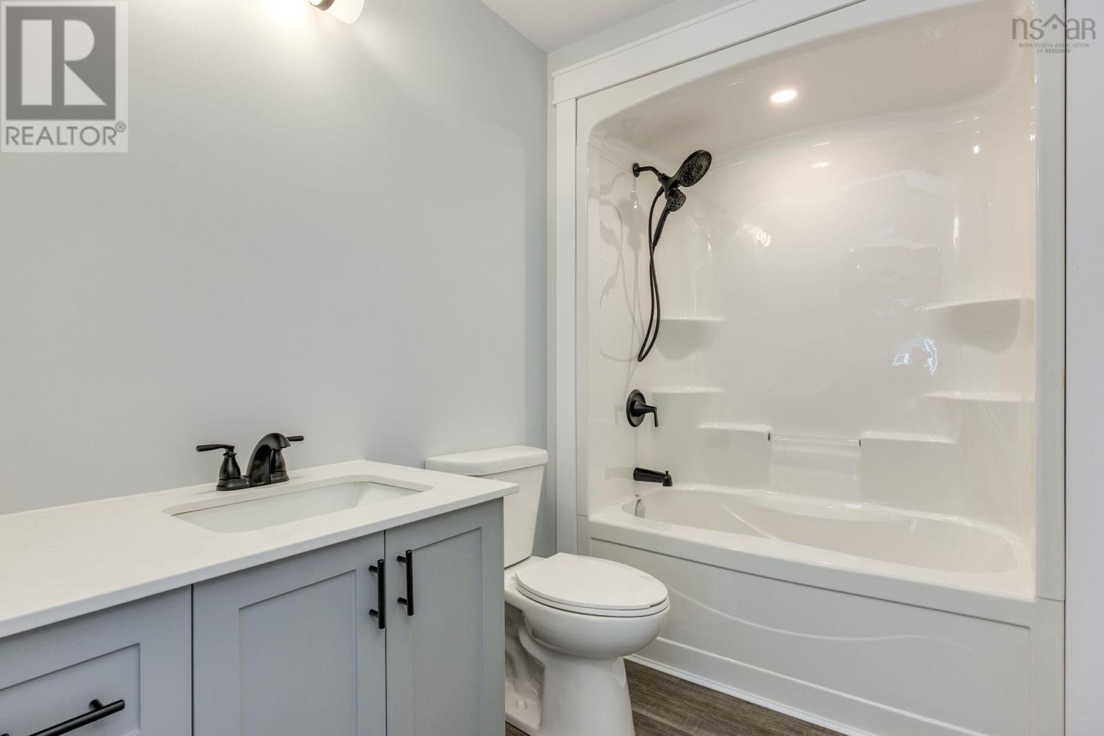 Property 26 of 41 of 43 Amelia Ave Avenue