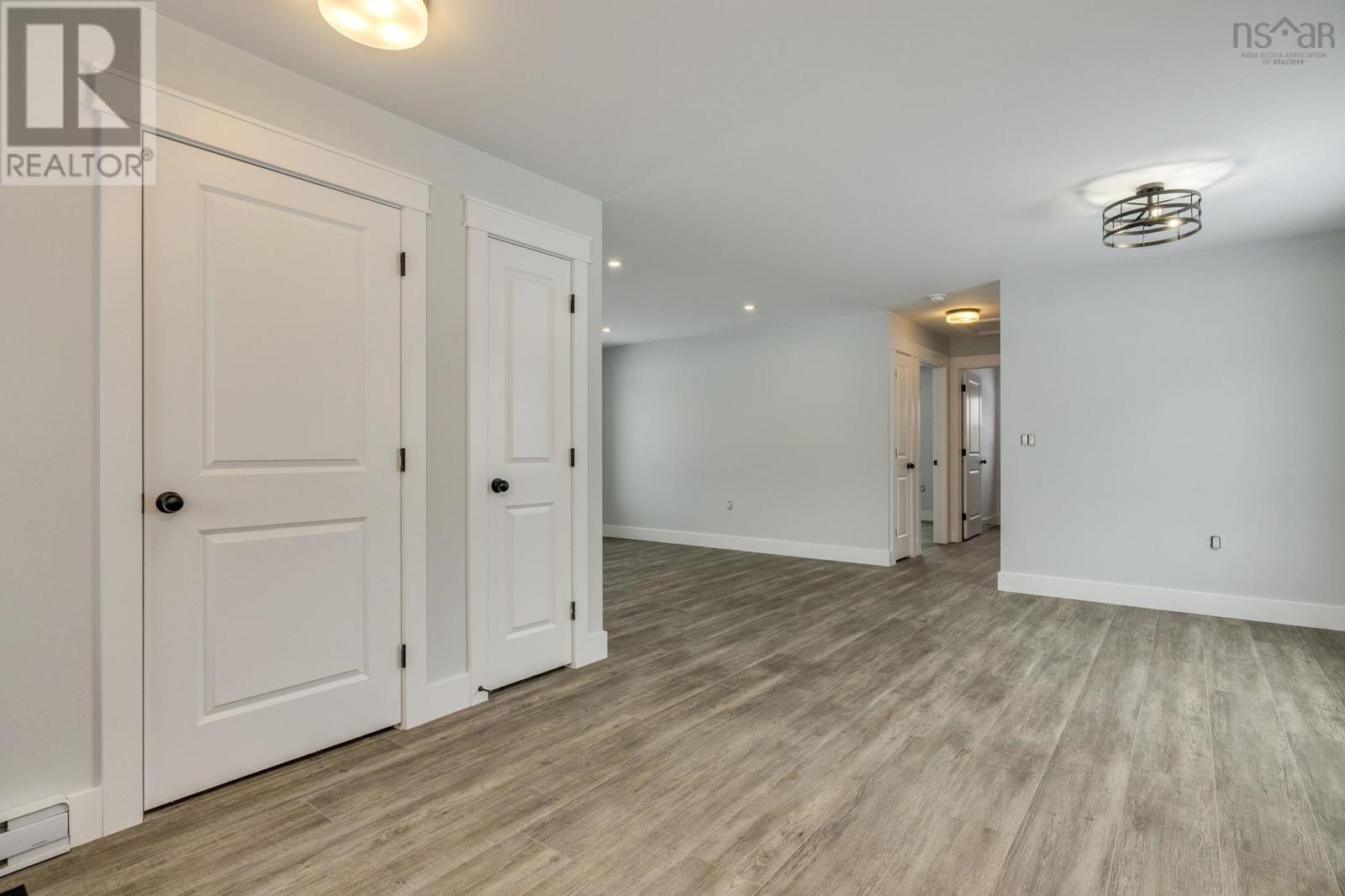 Property 23 of 49 of 41 Amelia Ave Avenue