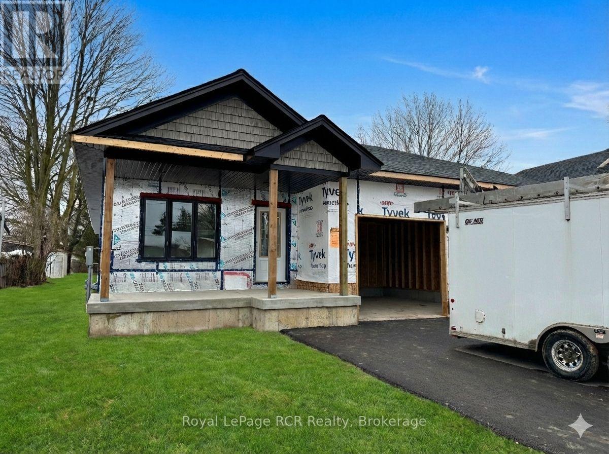 86 GRIFFITH STREET - Photo 2 of 28, Brockton, Ontario