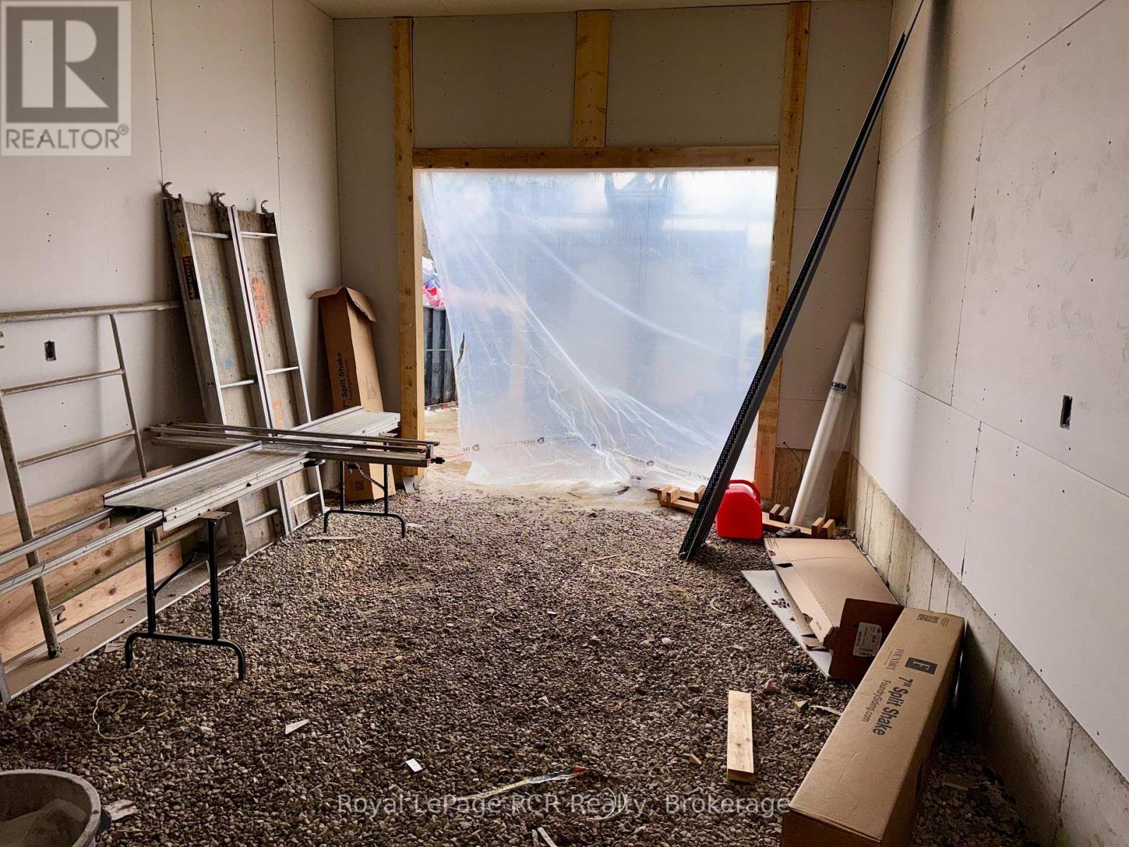 86 GRIFFITH STREET - Photo 3 of 28, Brockton, Ontario