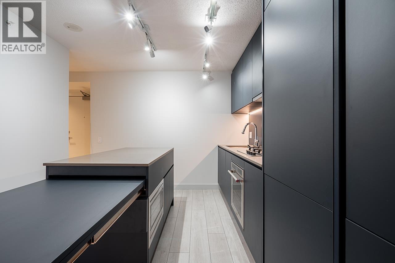 1106 988 QUAYSIDE DRIVE, New Westminster