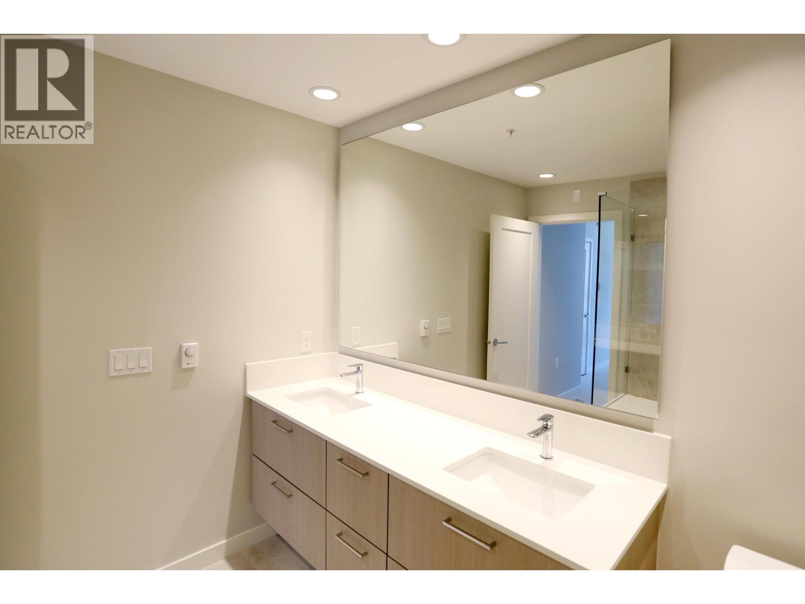 219 615 COTTONWOOD, Coquitlam