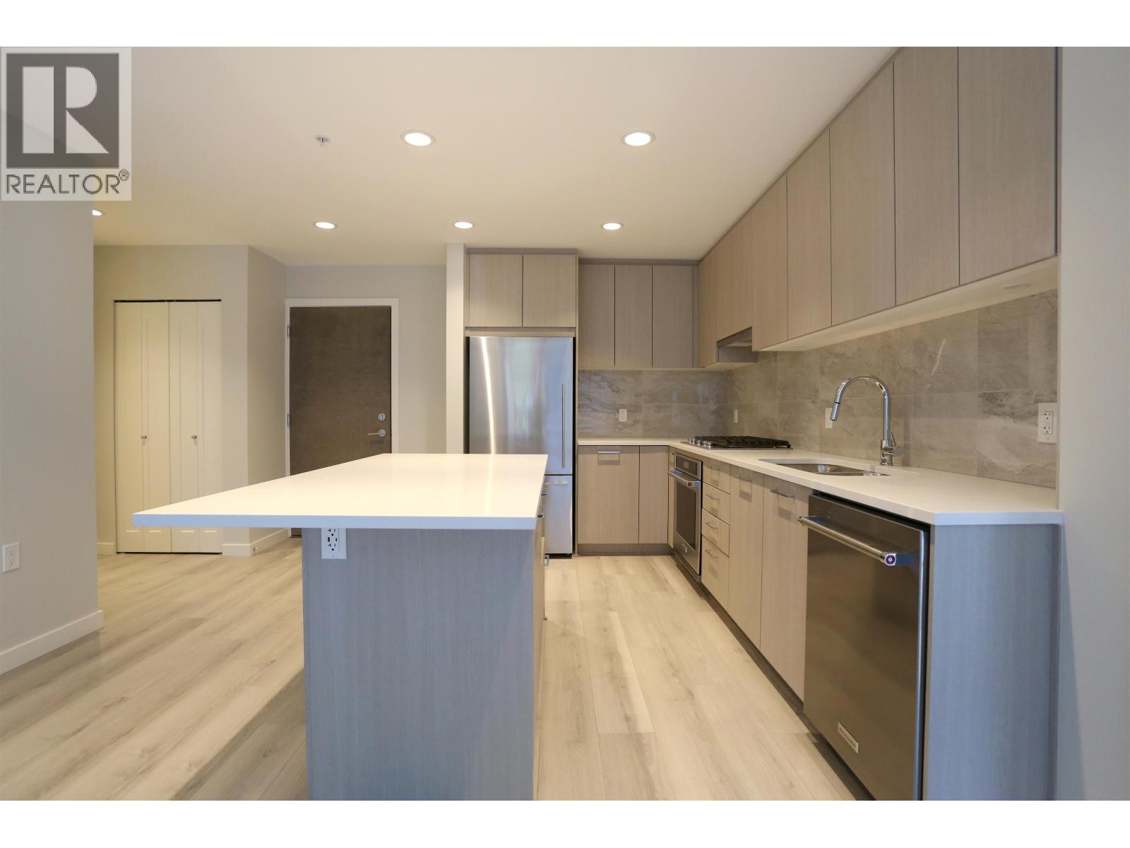 219 615 COTTONWOOD, Coquitlam