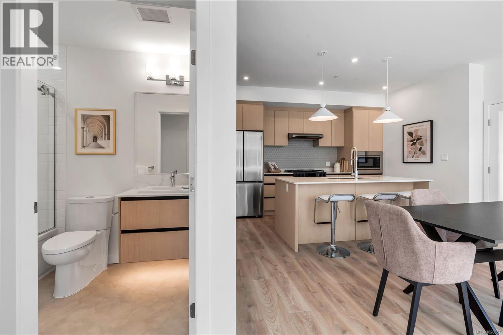 101 2000 West Park Lane, View Royal