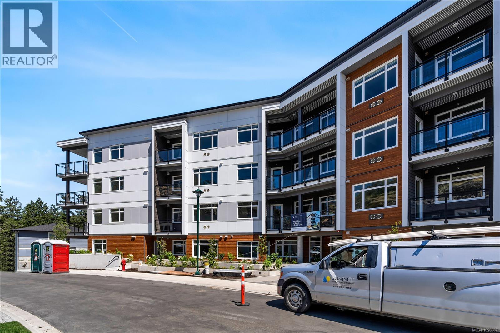 101 2000 West Park Lane, View Royal