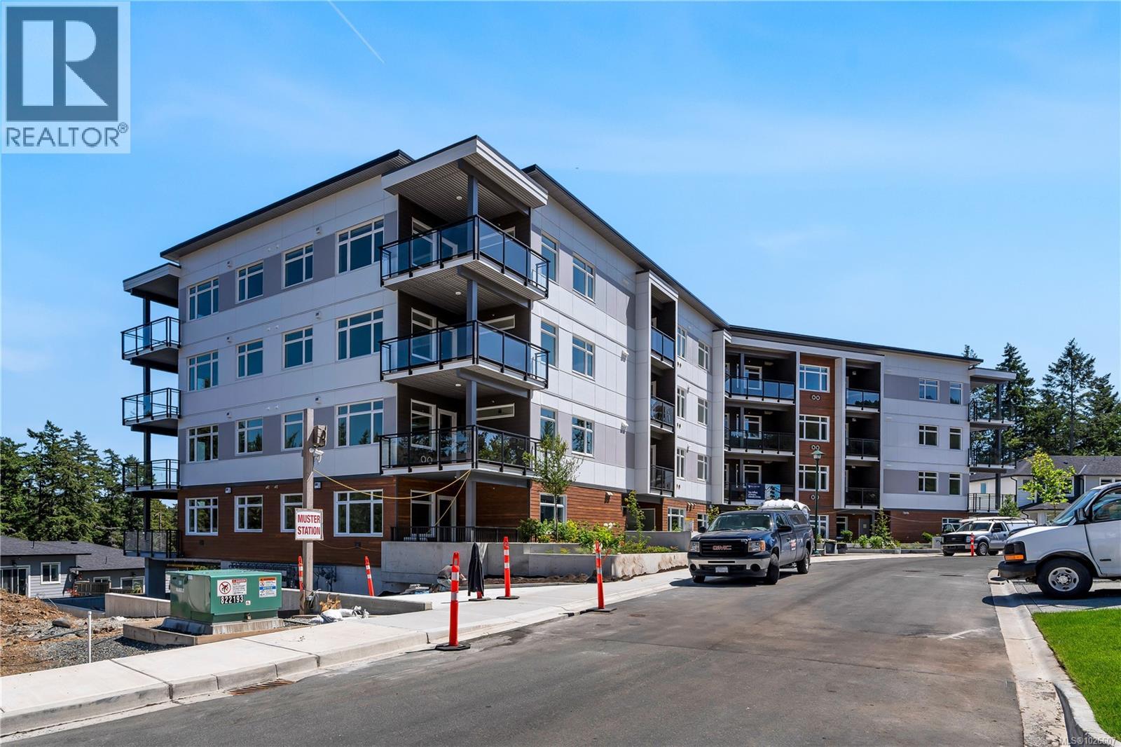 101 2000 West Park Lane, View Royal