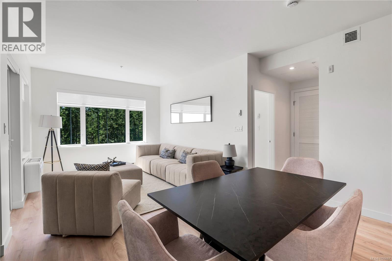 101 2000 West Park Lane, View Royal