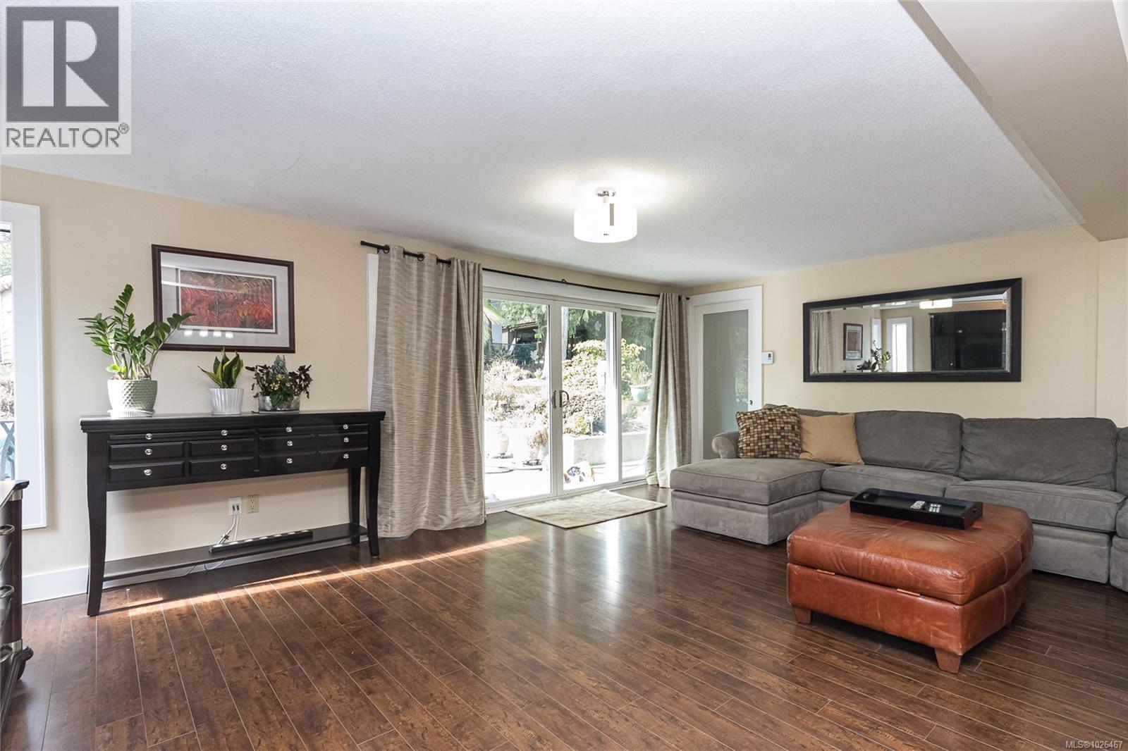 7318 Veyaness Rd, Central Saanich