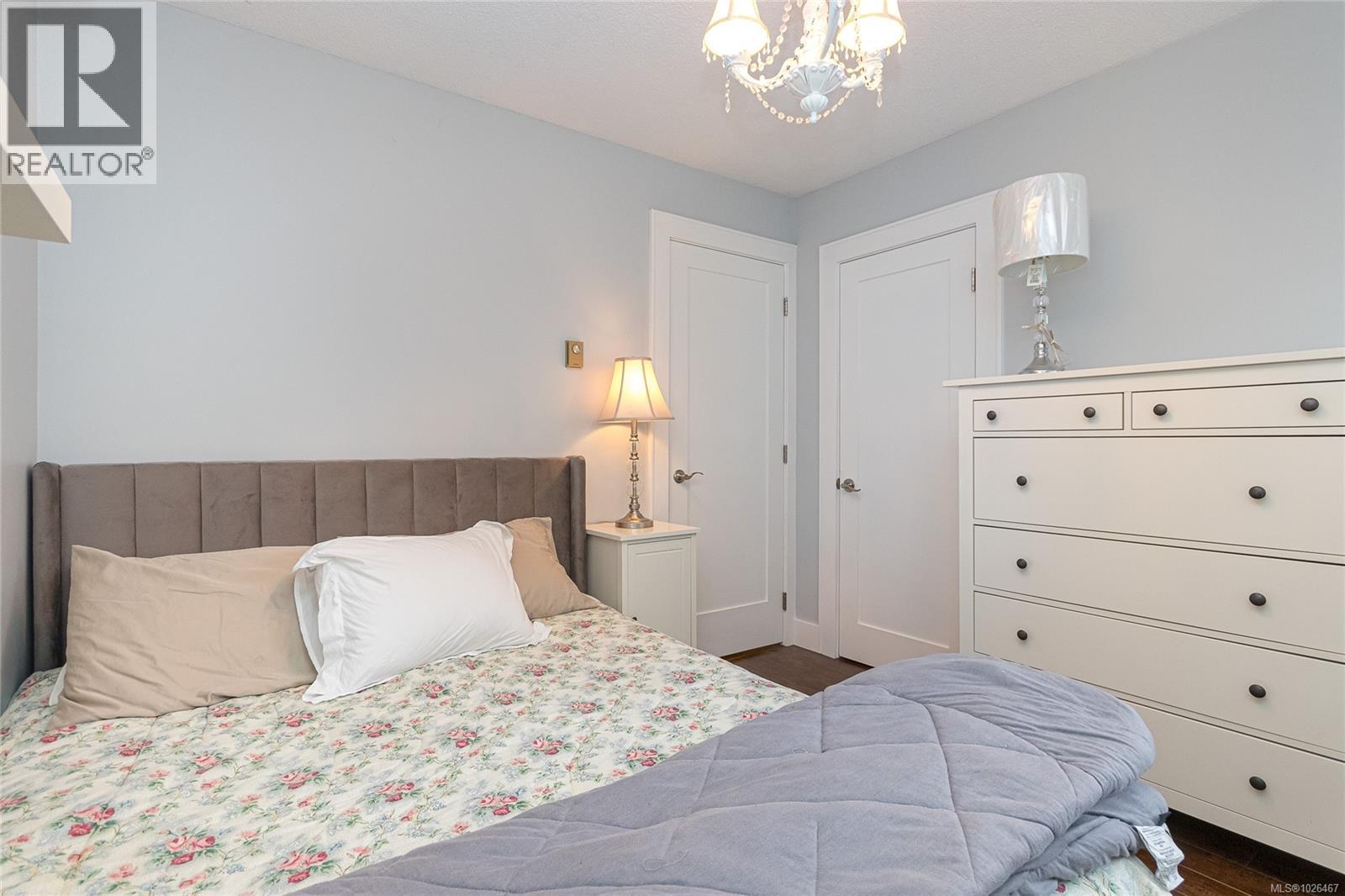 7318 Veyaness Rd, Central Saanich