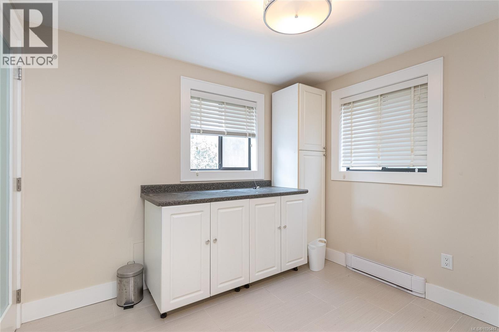 7318 Veyaness Rd, Central Saanich