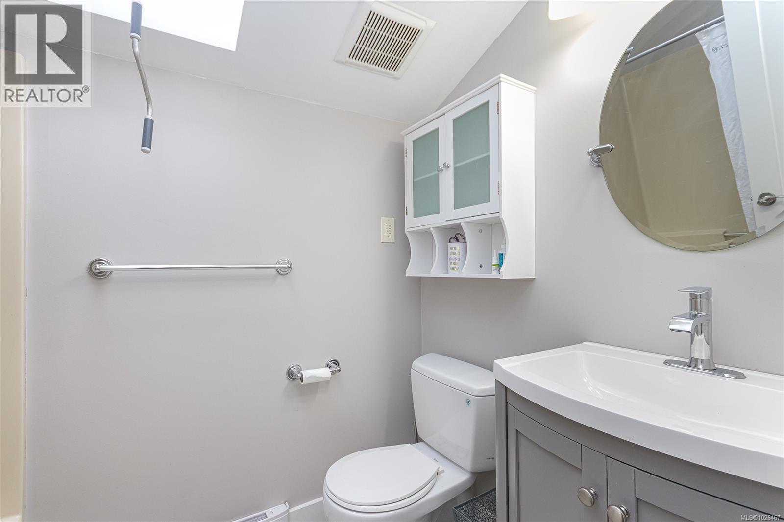 7318 Veyaness Rd, Central Saanich