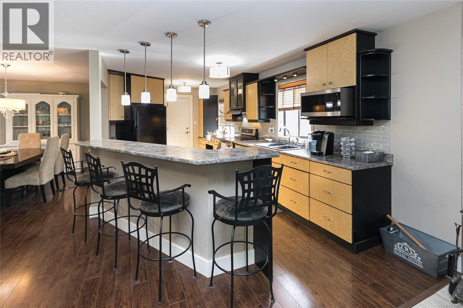 7318 Veyaness Rd, Central Saanich