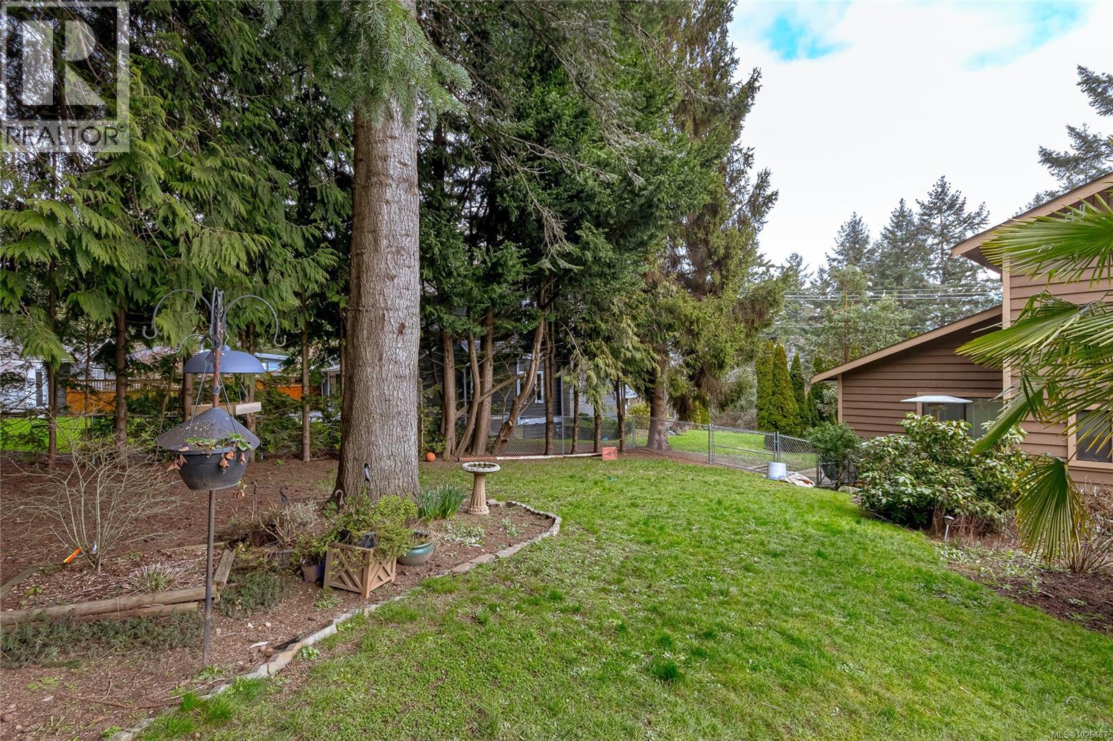 7318 Veyaness Rd, Central Saanich