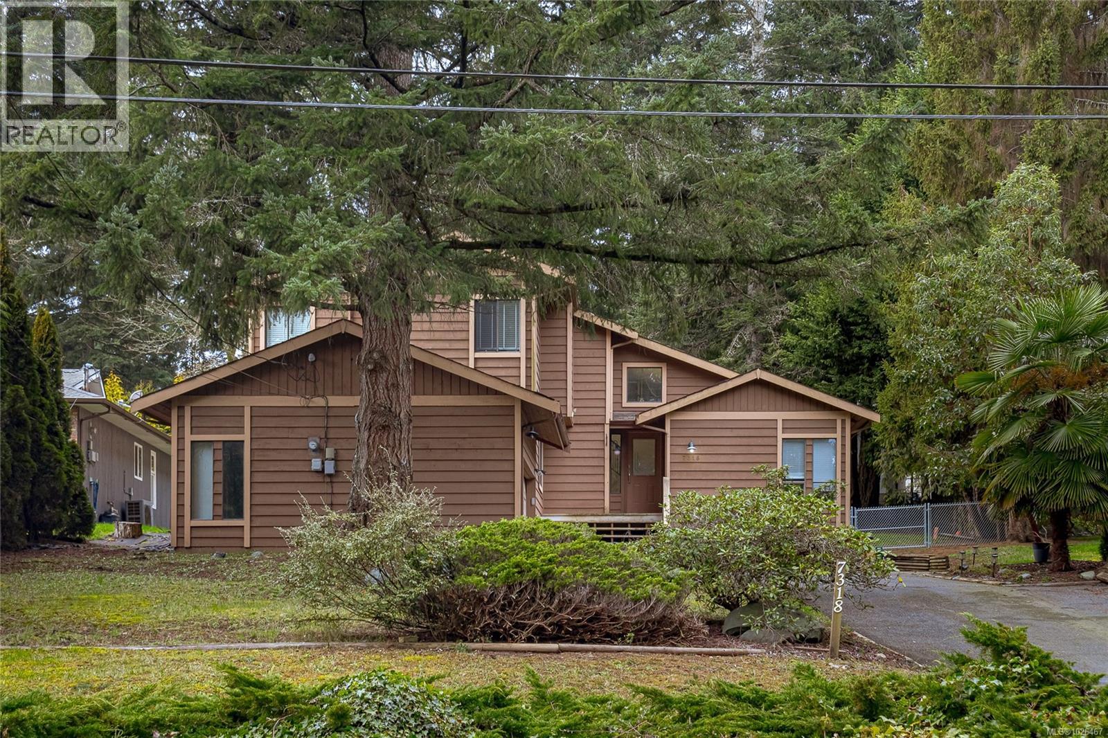 7318 Veyaness Rd, Central Saanich